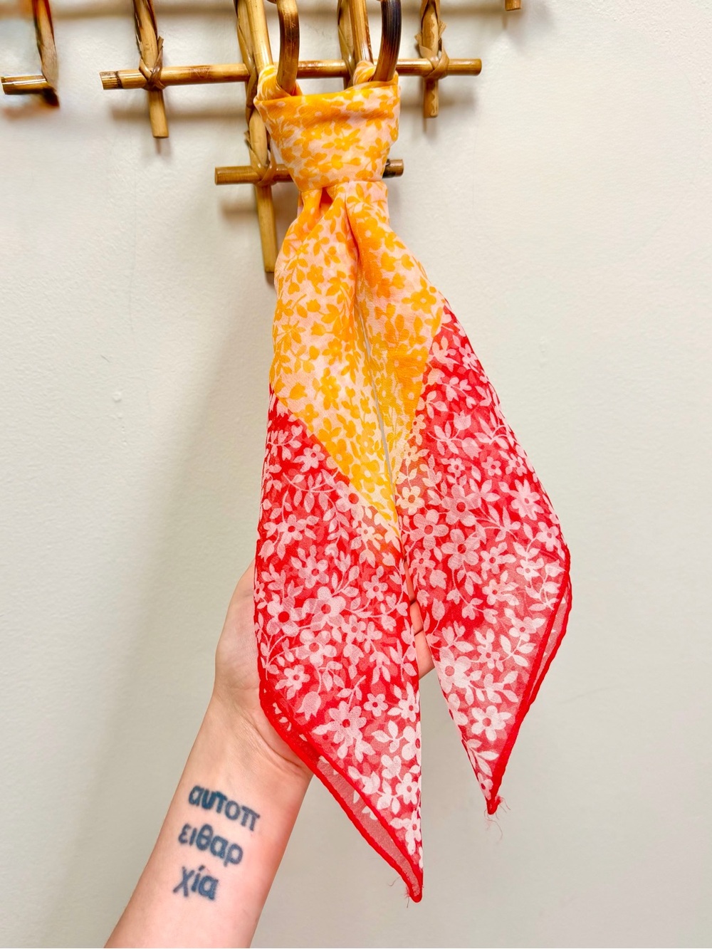 60s Vintage 🌼 Glentex Made in Japan Flower Power Scarf